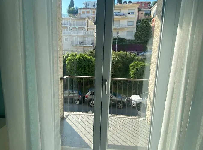 Lejlighed Viale Hanbury Alassio